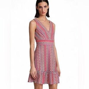 NWT! Donna Morgan Women's V-Neck Sleeveless Crochet Knit Mini Dress Size 8 Zip